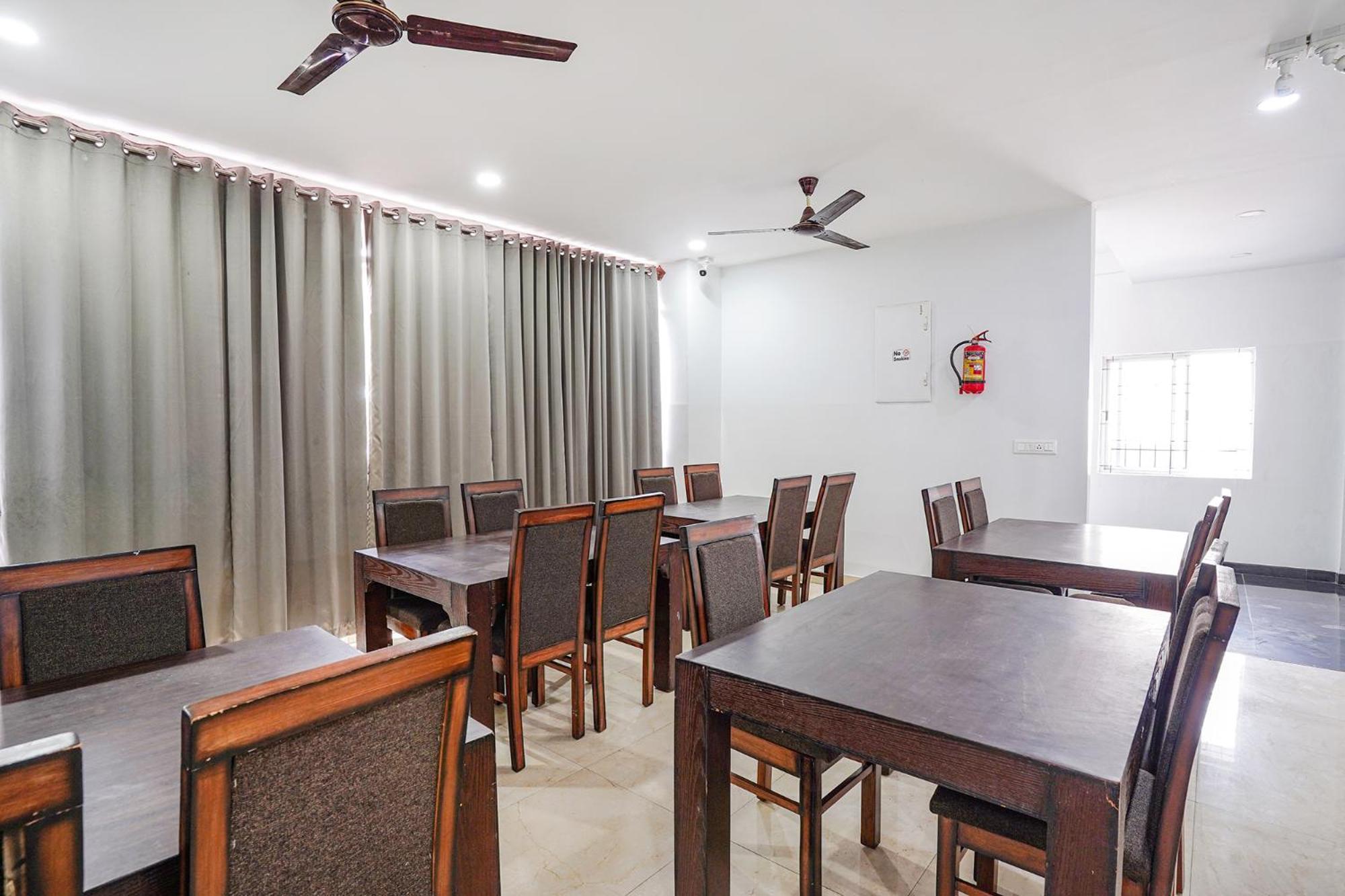Fabhotel Rlv Green Palace - Nr Kengeri Satellite Town Bangalore Bagian luar foto