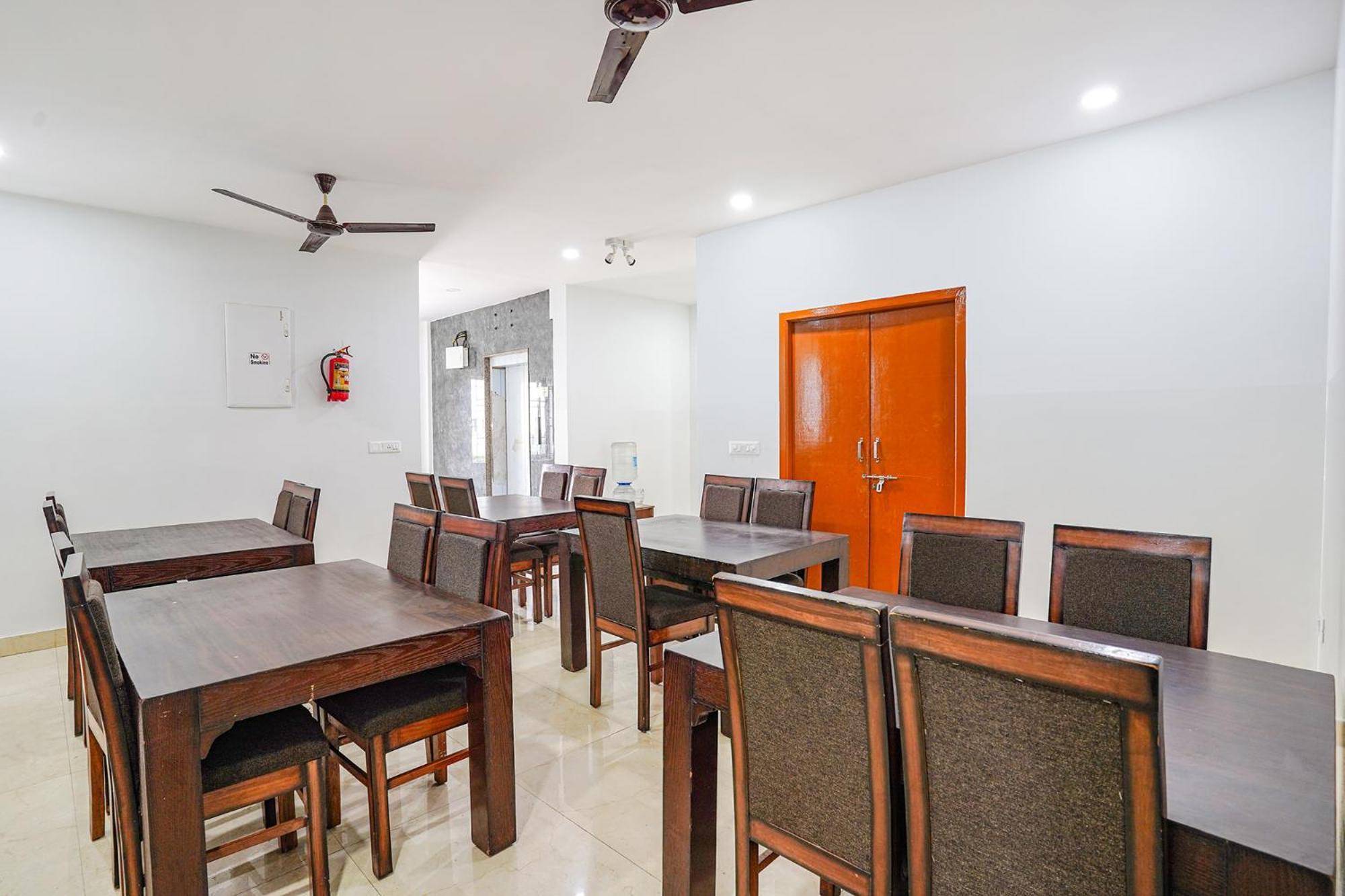 Fabhotel Rlv Green Palace - Nr Kengeri Satellite Town Bangalore Bagian luar foto